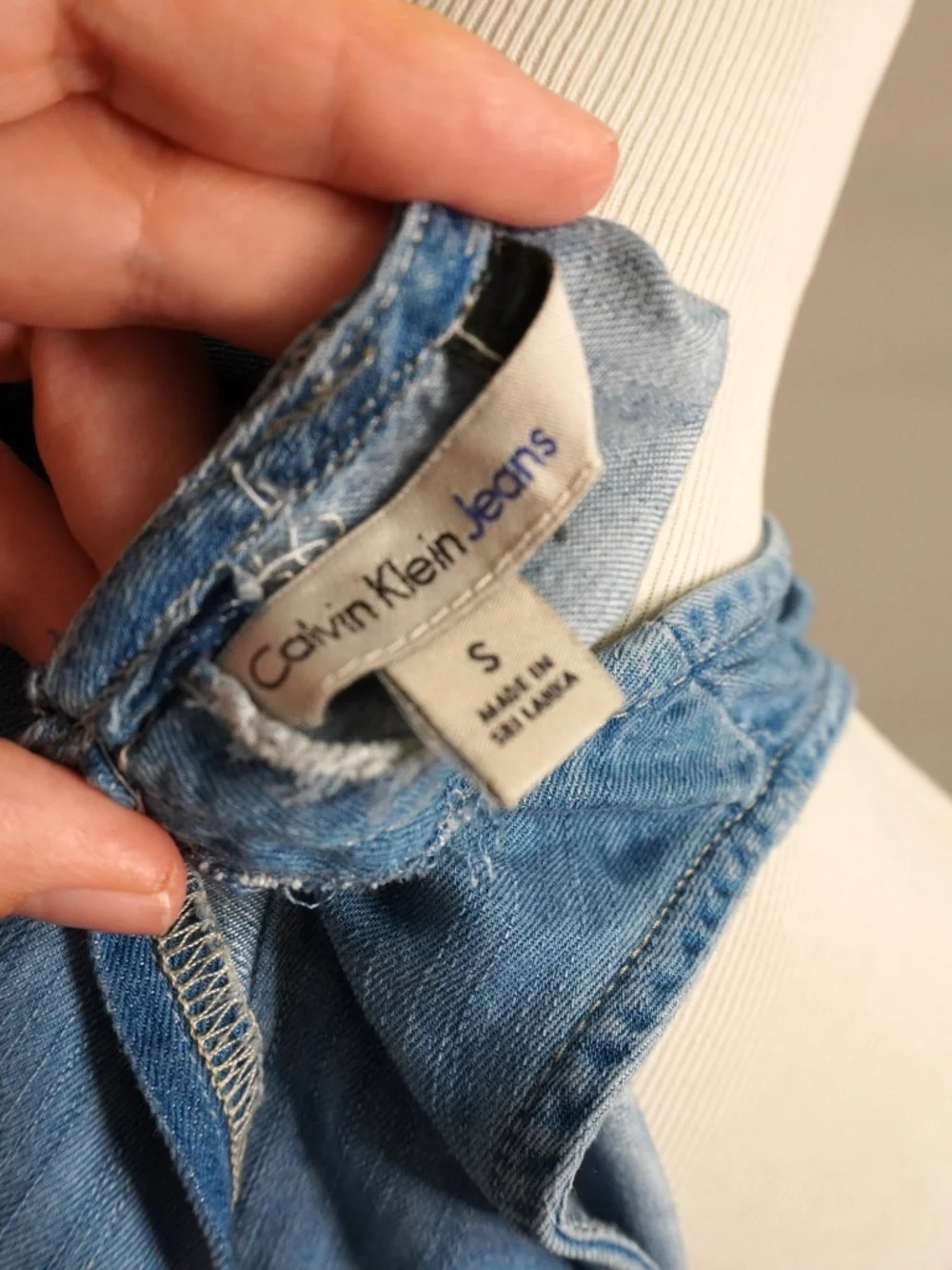 CALVIN KLEIN Lyocell Chambray DENIM BLUE Lace-Up Crop Top with Open Back - Picture 5 of 5